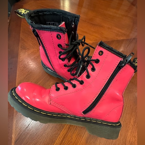 Dr. Martens Doc Martens Air Wair Kids Hot Pink Zipper Boot patent lamper size 3 - Picture 1 of 12